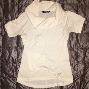 Arc’teryx a2b cowl shirt